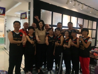 剛零封美國就點(diǎn)贊焦作美陶？！中國女排好樣兒！